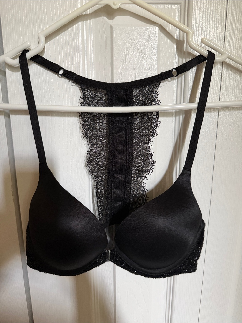 Victoria’s Secret Bombshell Plunge Lace-Back Black Bra 32B